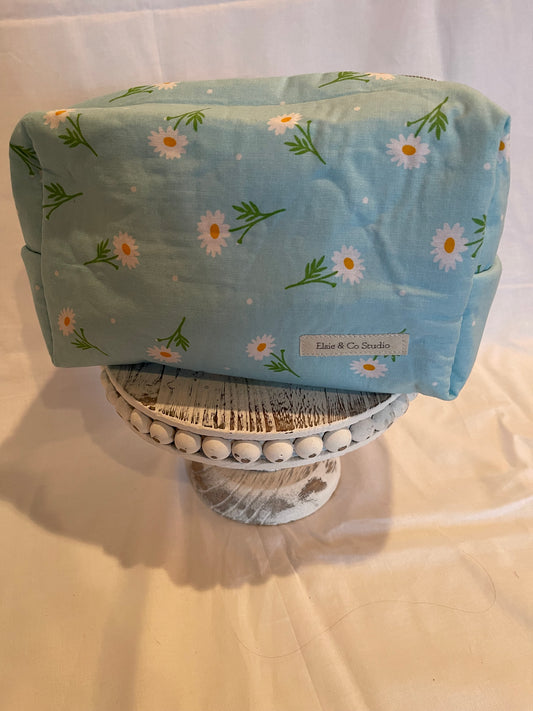 Large Daisy Print Cosmetic Bag