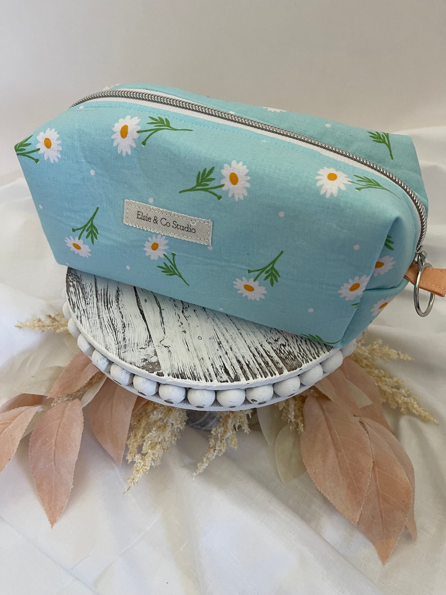 Medium Daisy Print Cosmetic Bag