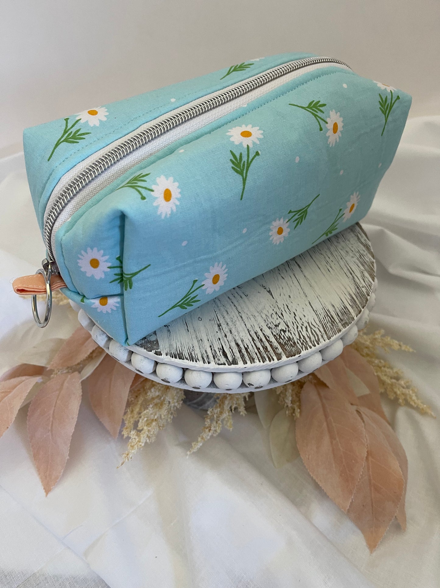 Medium Daisy Print Cosmetic Bag