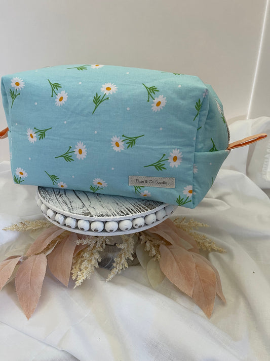 Large Daisy Print Cosmetic Bag